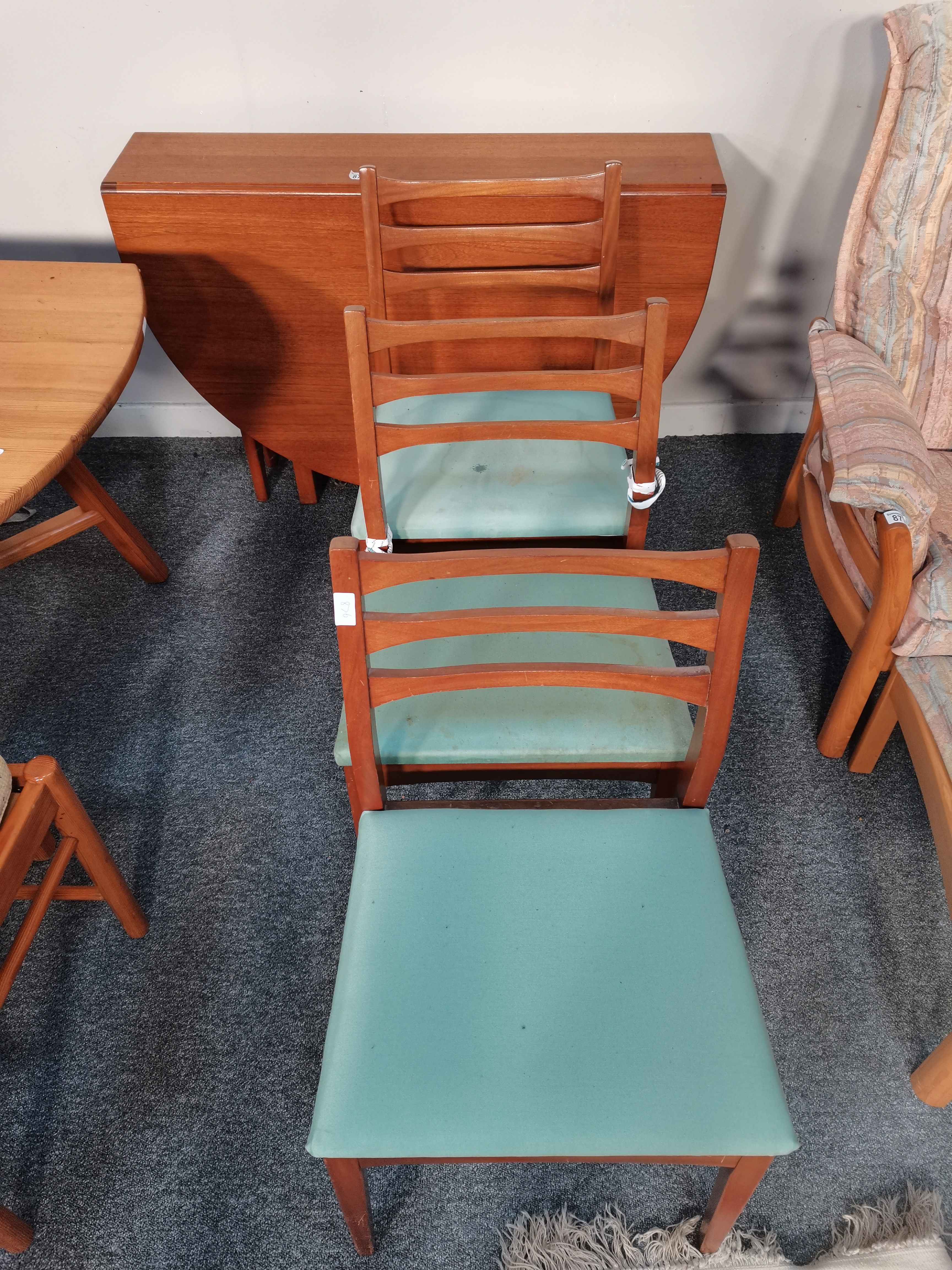 G PLAN STYLE Drop leaf table with 3 chairs