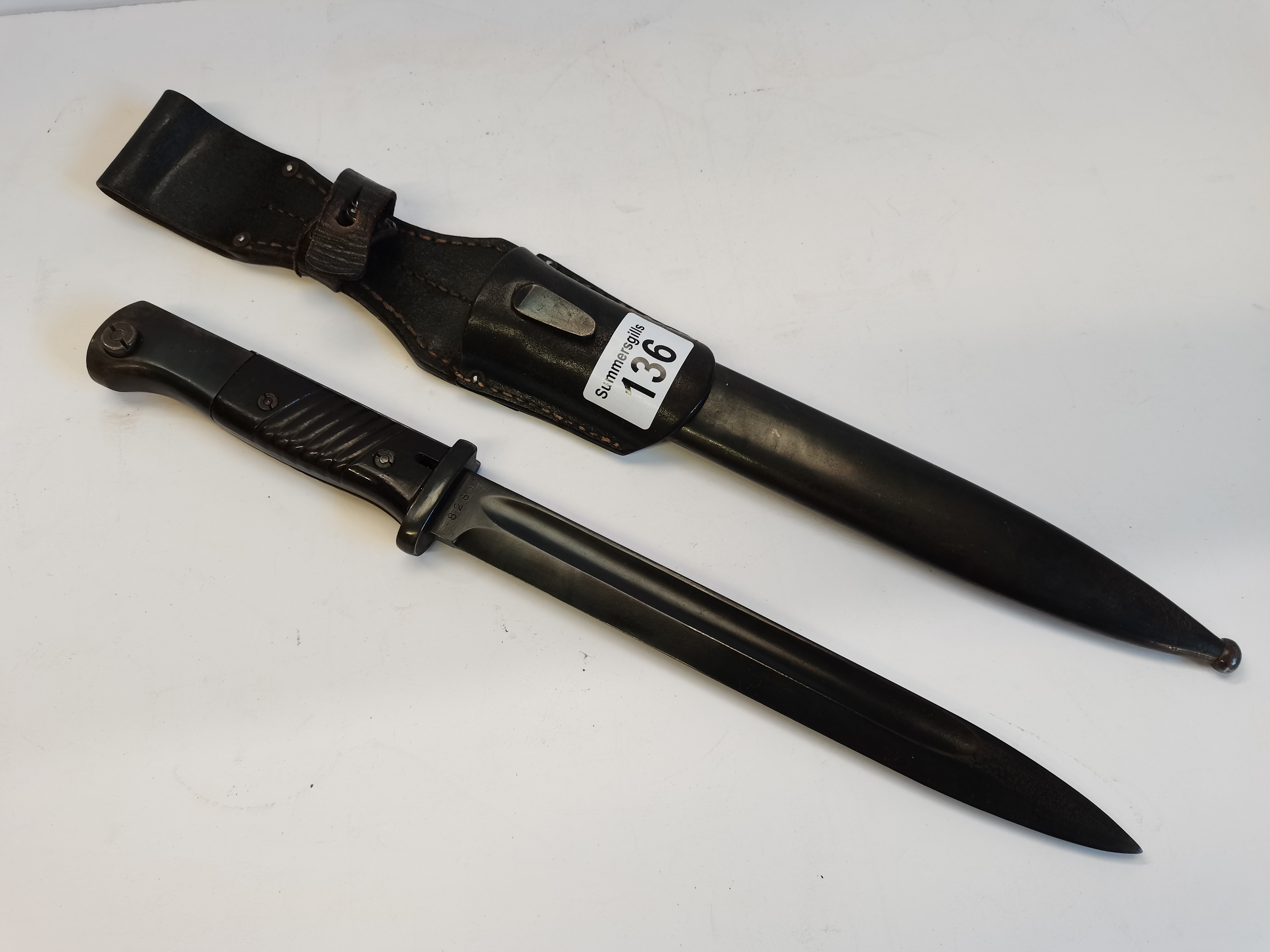 WW2 K98 Bayonet. Sheath + Bayonet matching numbers - Image 2 of 2