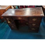 Oak ladies pedestal desk