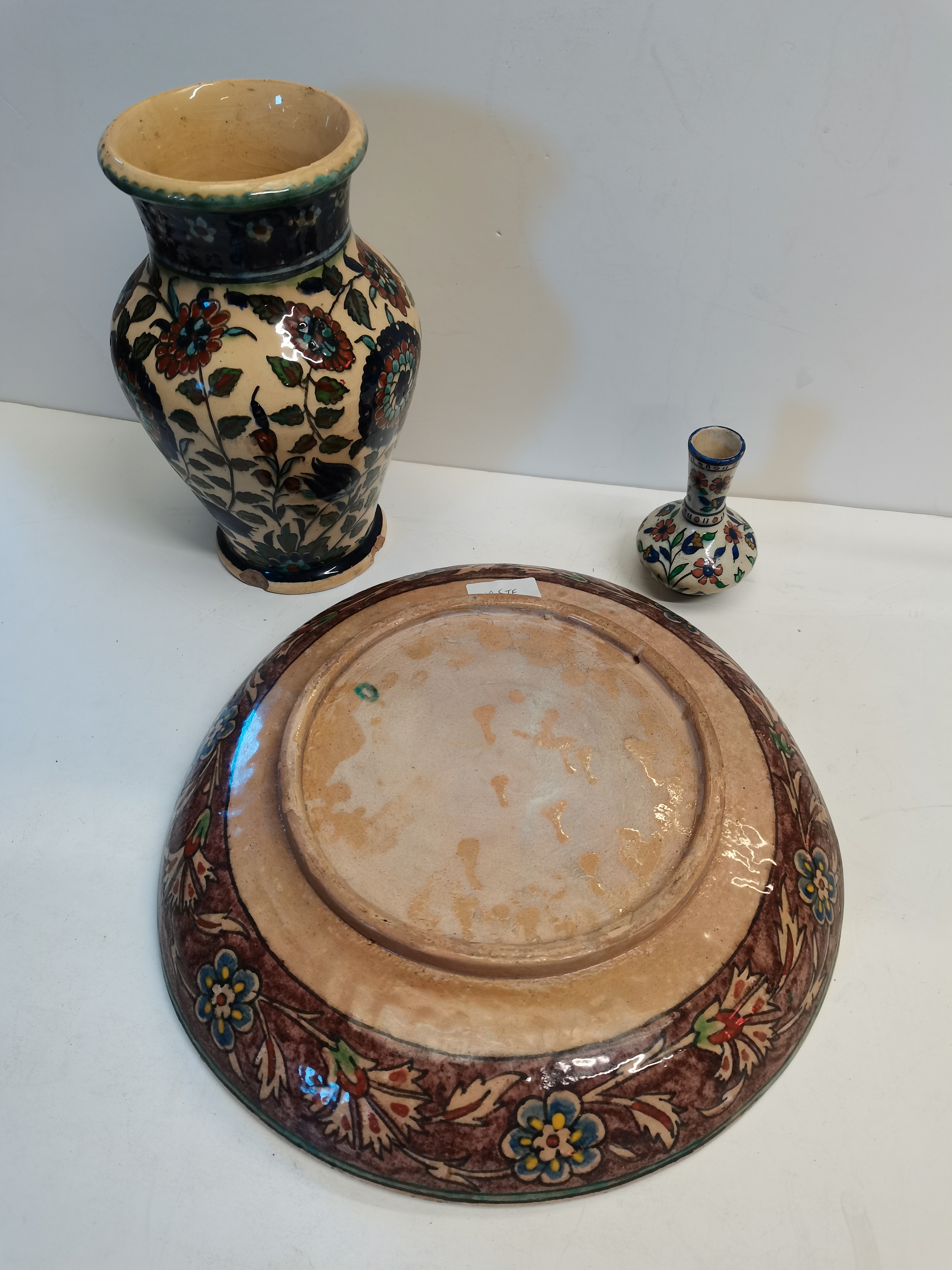 Vintage Palestine pottery Nicely Decorated Charger Plus Two Side Dishes a Small Vase, Larger Vase - Image 2 of 4