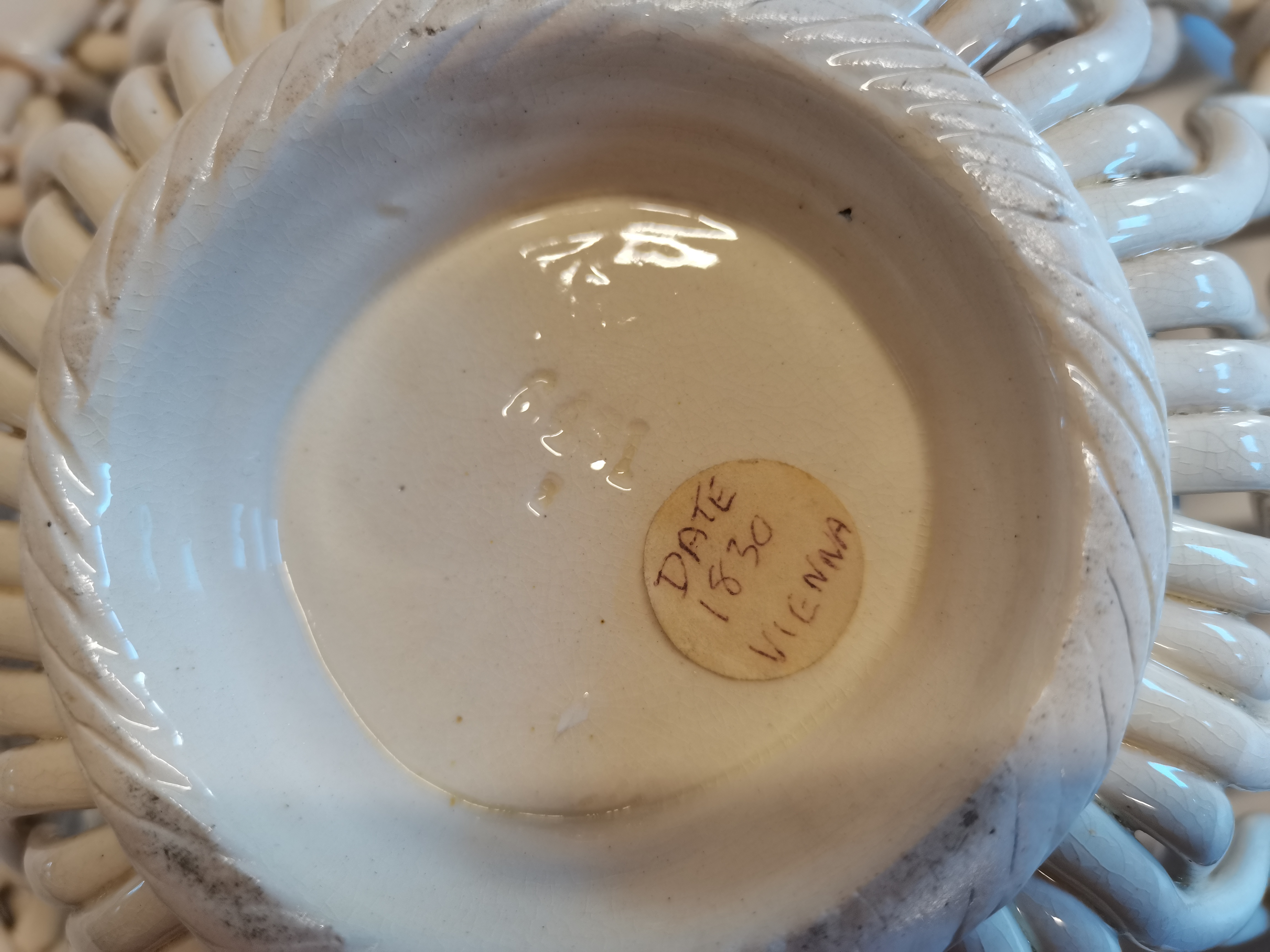 Vienna 1800s bowl and Basket with 3 plates - Image 3 of 4