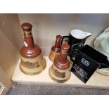 3 wade bells whiskey ornamental bells large ashtray plus 2 jugs