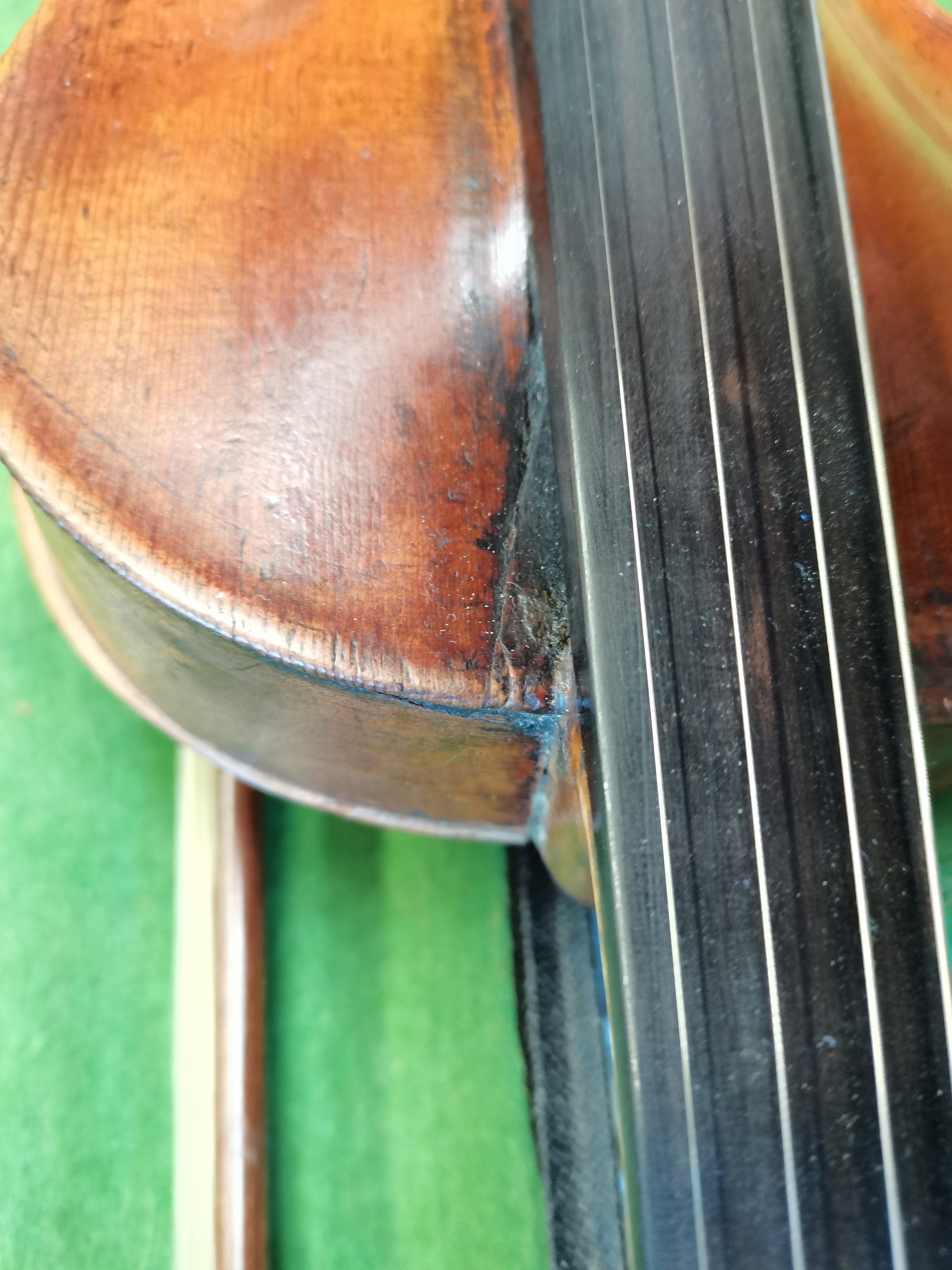 Violin and Bow In Case - Image 10 of 10
