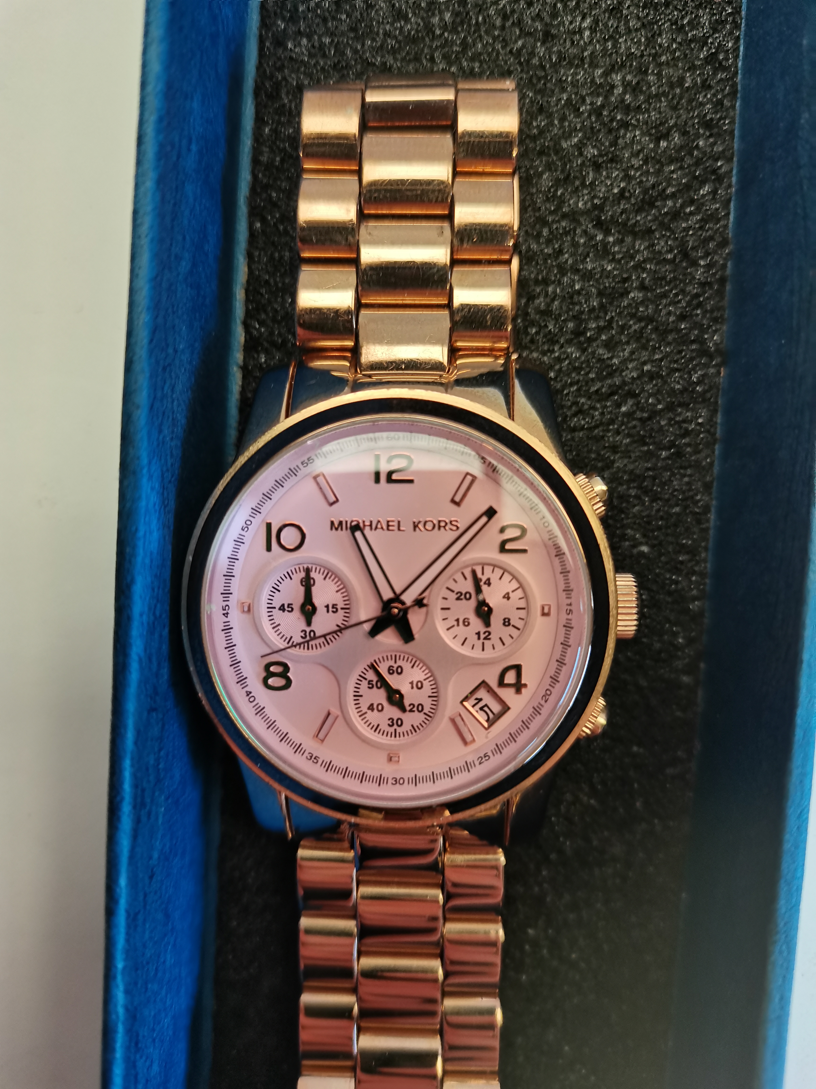 Michael Kors gold style watch with pink face (working order) - Image 2 of 2