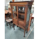 Vintage floor standing display unit