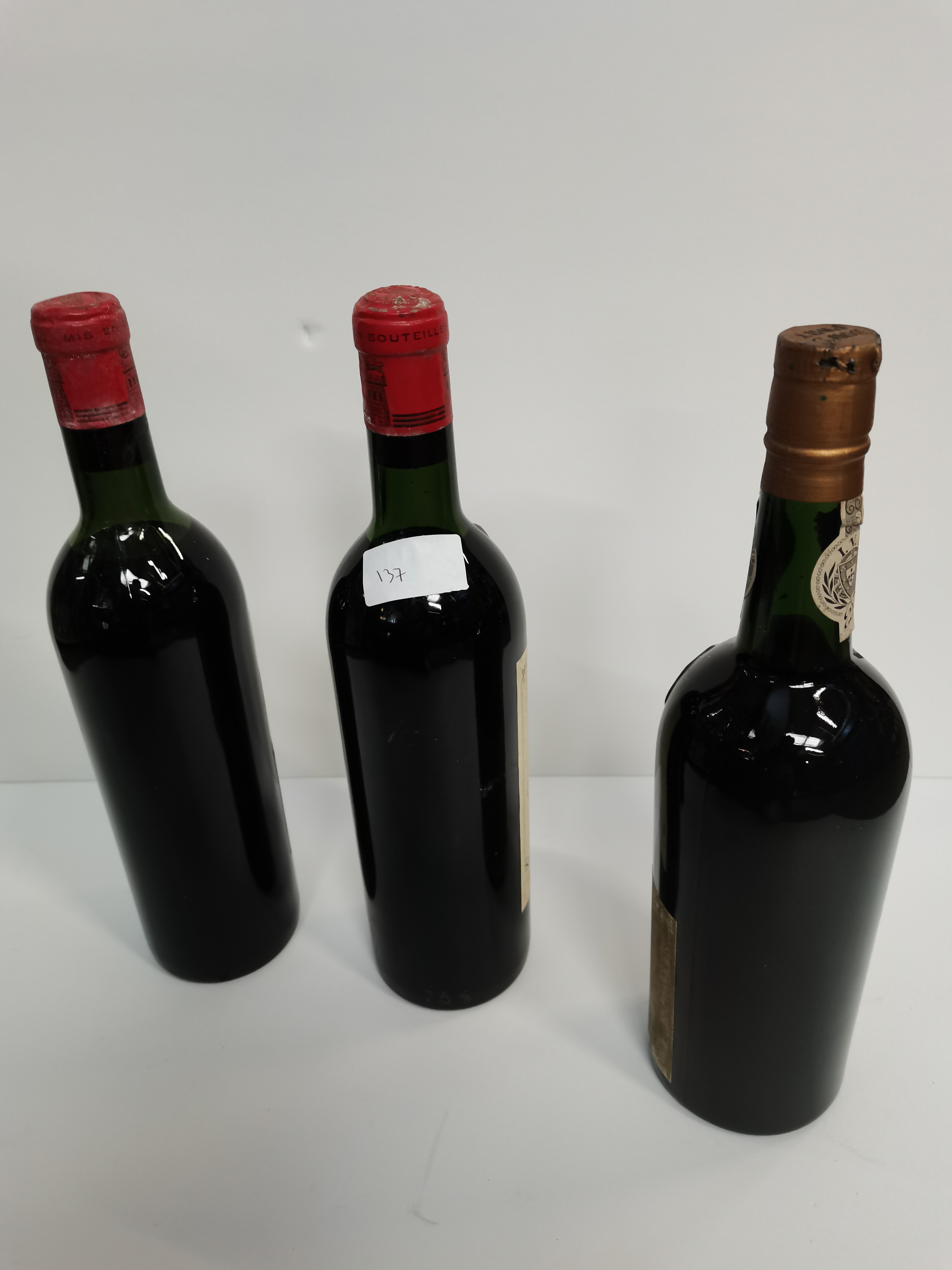 x2 bottles of Grand vin de Chateau Latour 1958 and a bottle of Dows port - Image 9 of 12