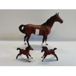 Large Matt Beswick bay horse and 2 foals