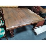 Farmhouse Kitchen table 133cm x 130cm