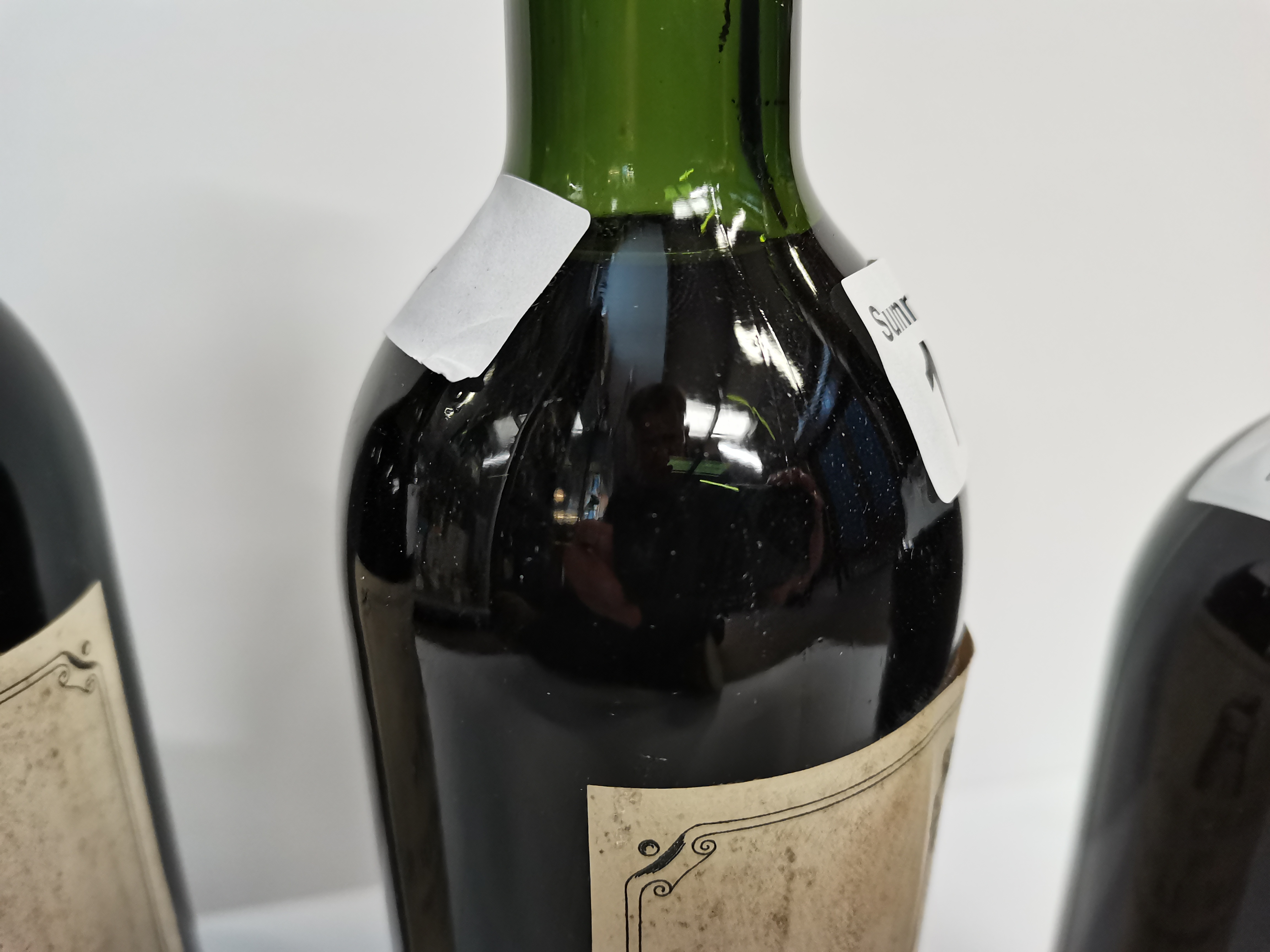 x2 bottles of Grand vin de Chateau Latour 1958 and a bottle of Dows port - Image 2 of 12
