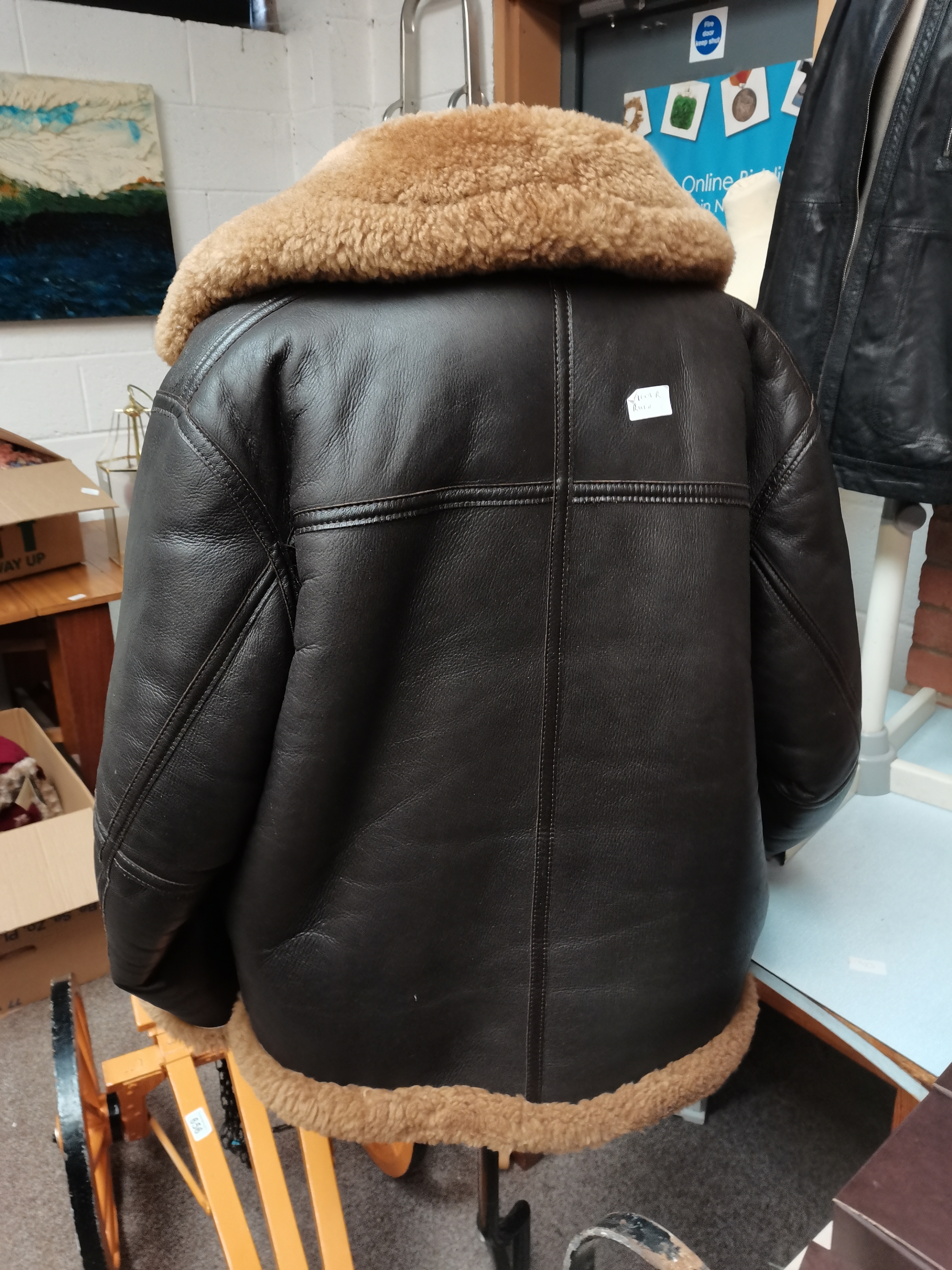 Original "Irvin" RAF Sheepskin flying jacket in size L ( 46 ). This is in excellent condition and - Image 6 of 8
