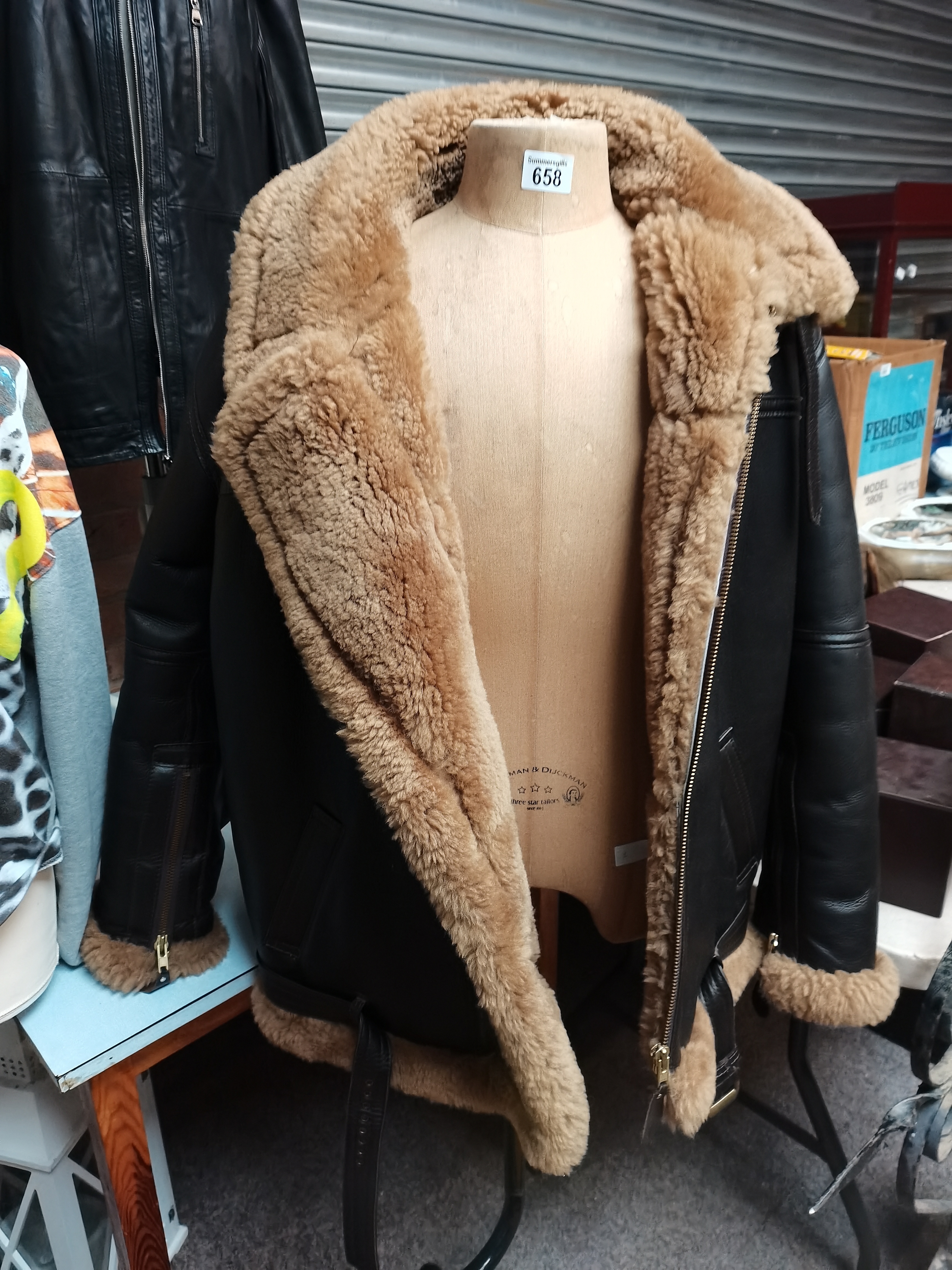 Original "Irvin" RAF Sheepskin flying jacket in size L ( 46 ). This is in excellent condition and - Image 8 of 8