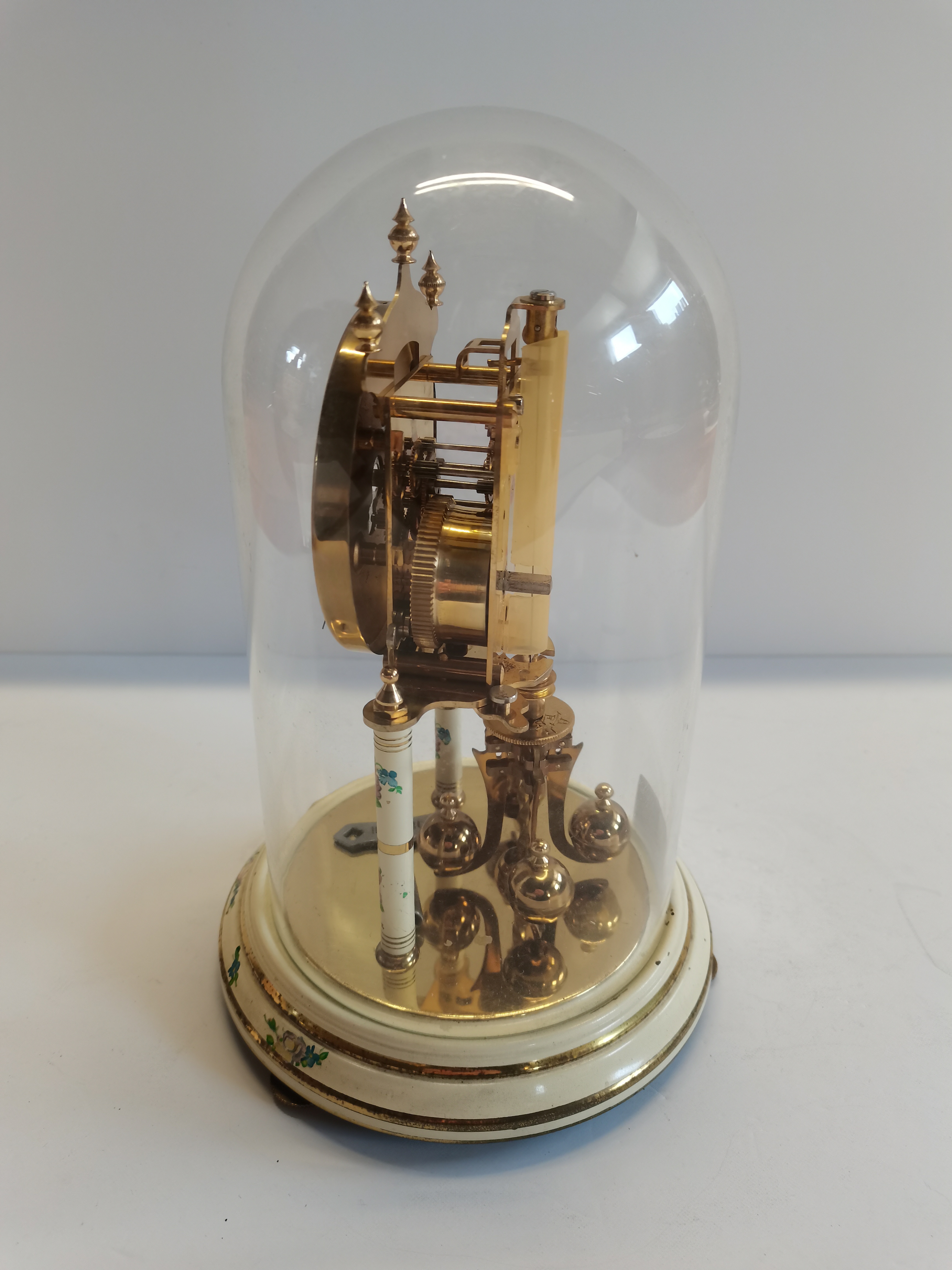 Glass dome clock with key - H23cm - Image 3 of 4