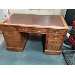 Victorian Mahogany pedestal desk