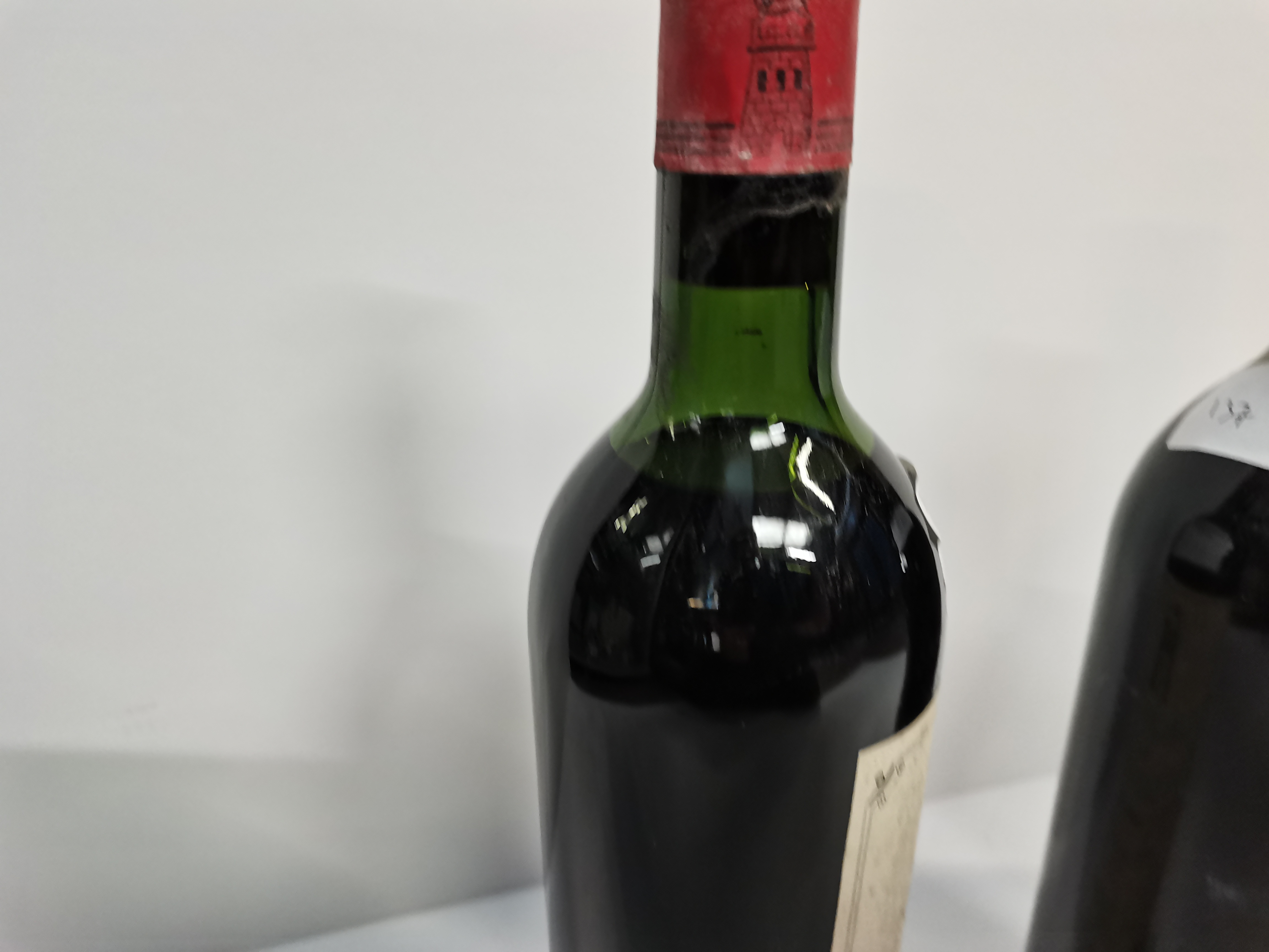 x2 bottles of Grand vin de Chateau Latour 1958 and a bottle of Dows port - Image 5 of 12