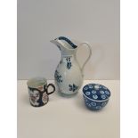Early blue and white Worcester jug plus Chinese pot with character marks