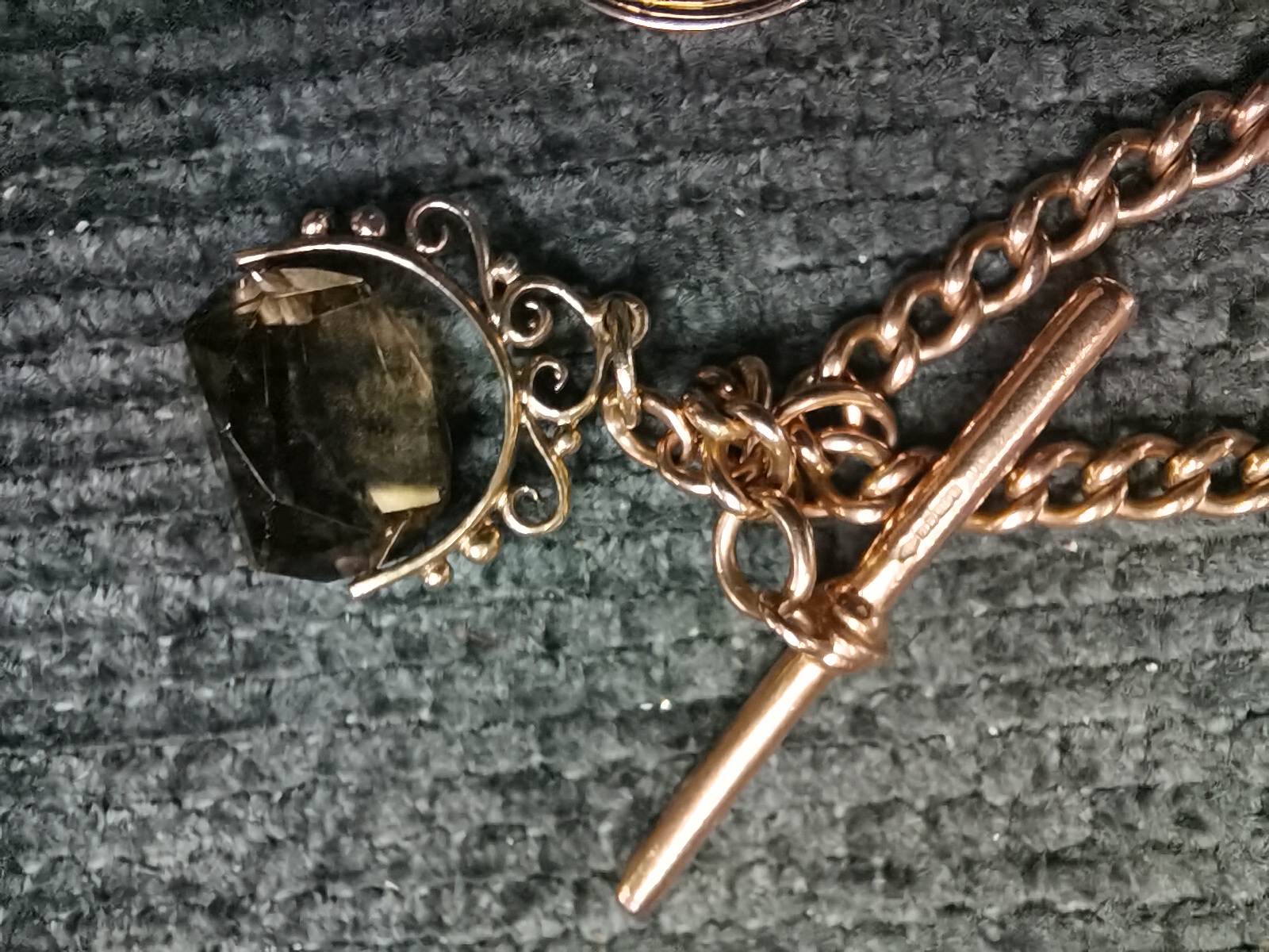 9ct Gold watch chain 30.8grams with Freemasons Masonic Pendant - Image 2 of 5