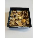Misc. collection of gold inc. rings, chain cuff links etc 82 grams
