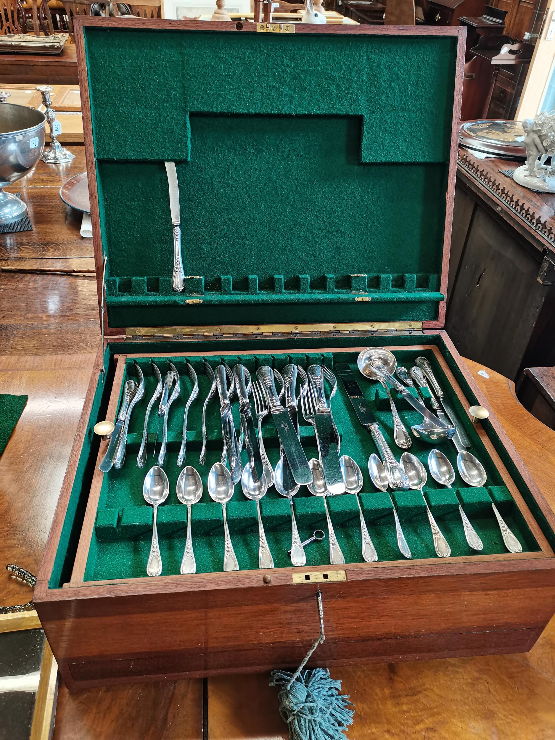 800 continental silver cutlery set in mahogany box Condition Grade:  A Excellent: