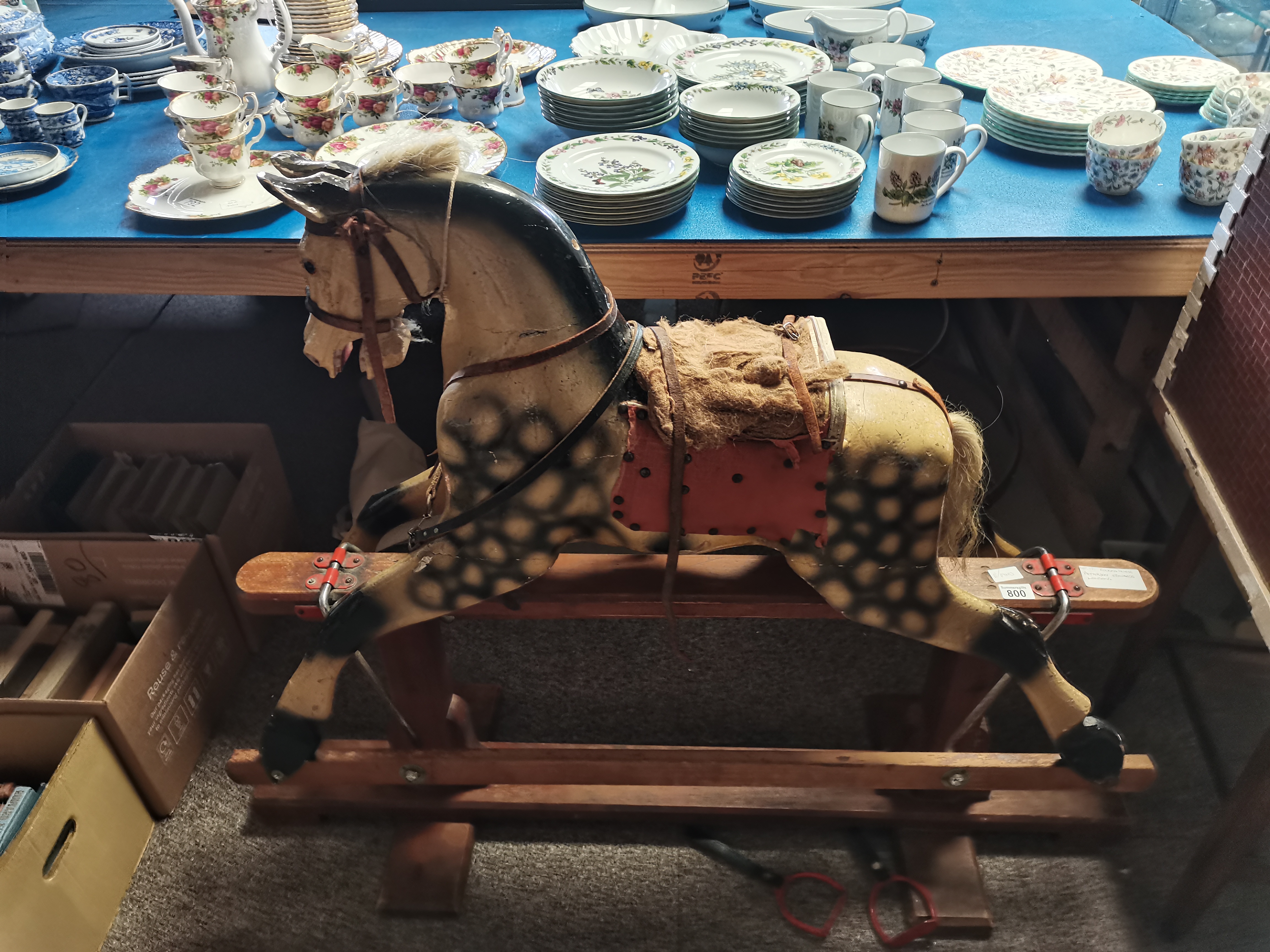 old Victorian dapple grey rocking horse - Patterson Edwards of LondonCondition StatusCondition - Bild 8 aus 8