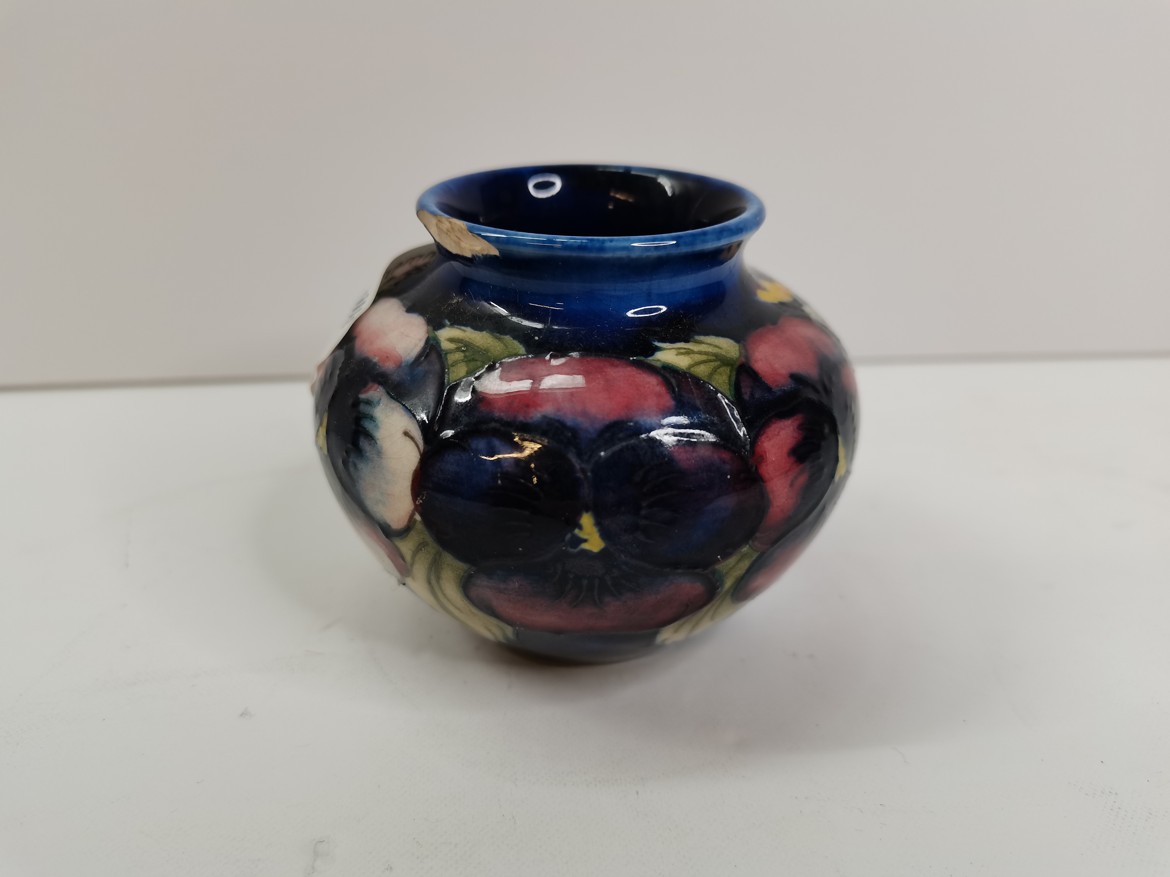 Moorcroft Vase - Image 2 of 4