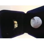 9ct gold ring with white stone, 3 grams size N