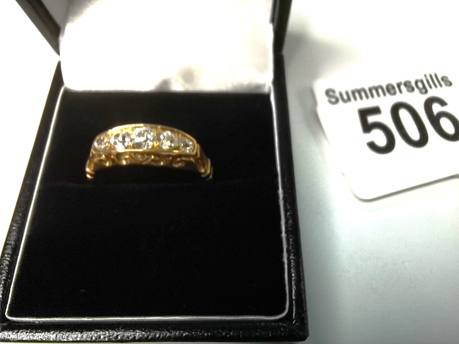 18ct Gold 5 stone diamond ring