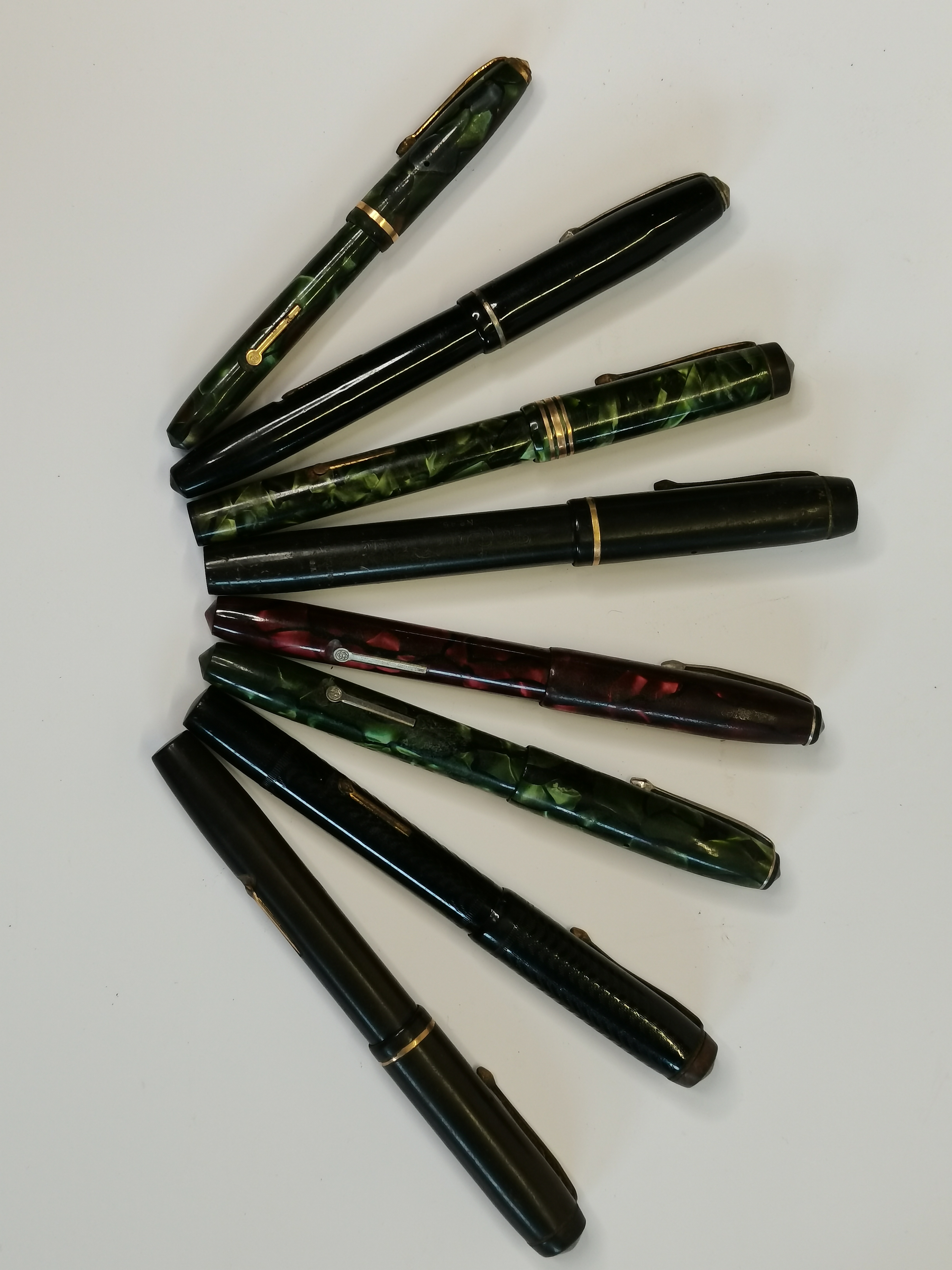 8 x Conway Stewart Vintage Fountain Pens - Image 2 of 2