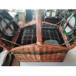 Picnic Set in basket