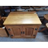 A Yorkshire oak cupboard made by Knightman size 60cm x 50cm x 40cm