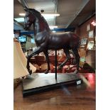 A resin 60cm x 60cm figure of a horse ( d/d )