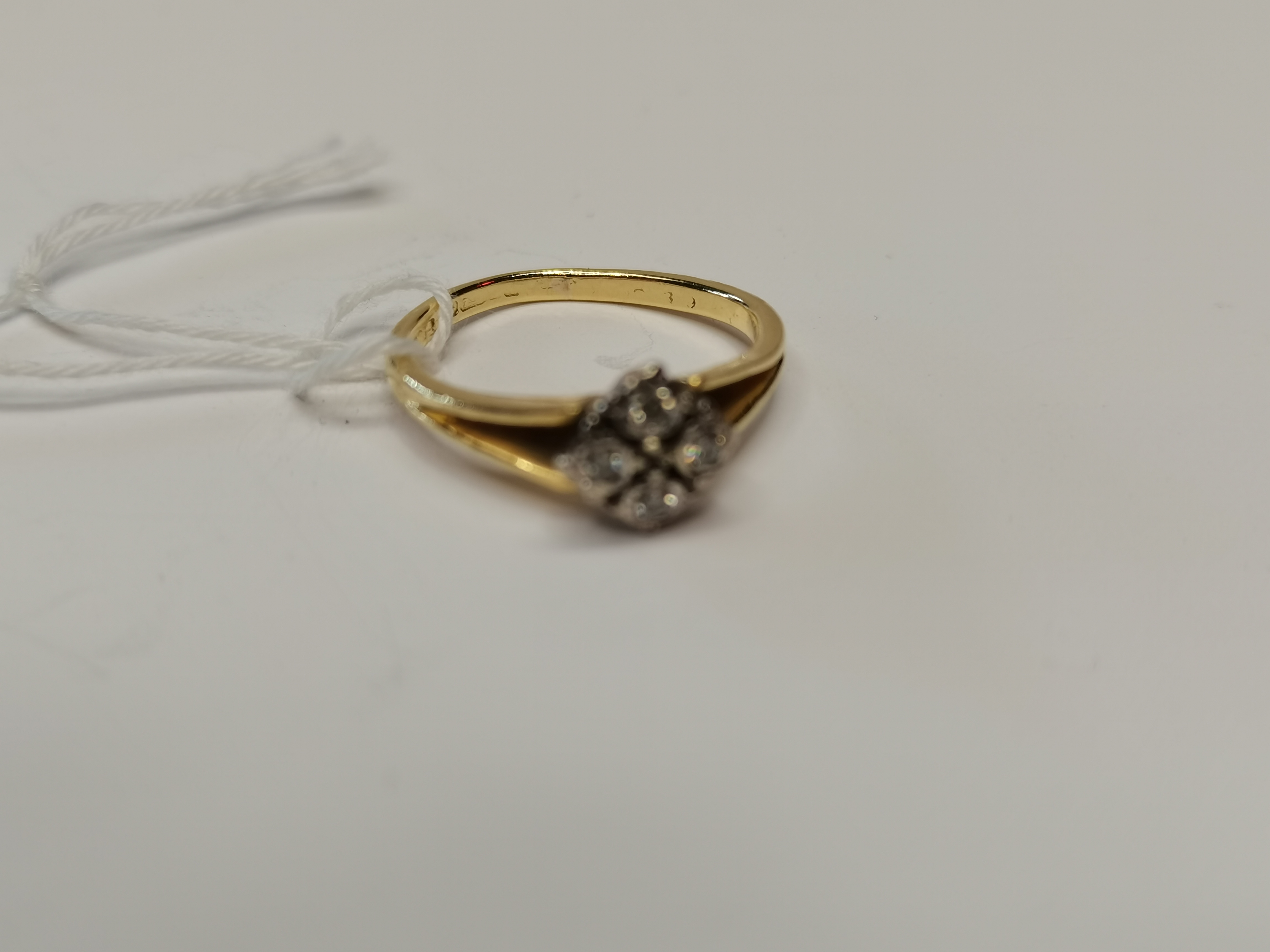 18ct gold 4 stone ring size - L 4 grams - Image 2 of 2
