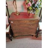 Small oak 4 drawer brassed handled chest of drawers. Age related damage. H 83 cm x H 80 cm
