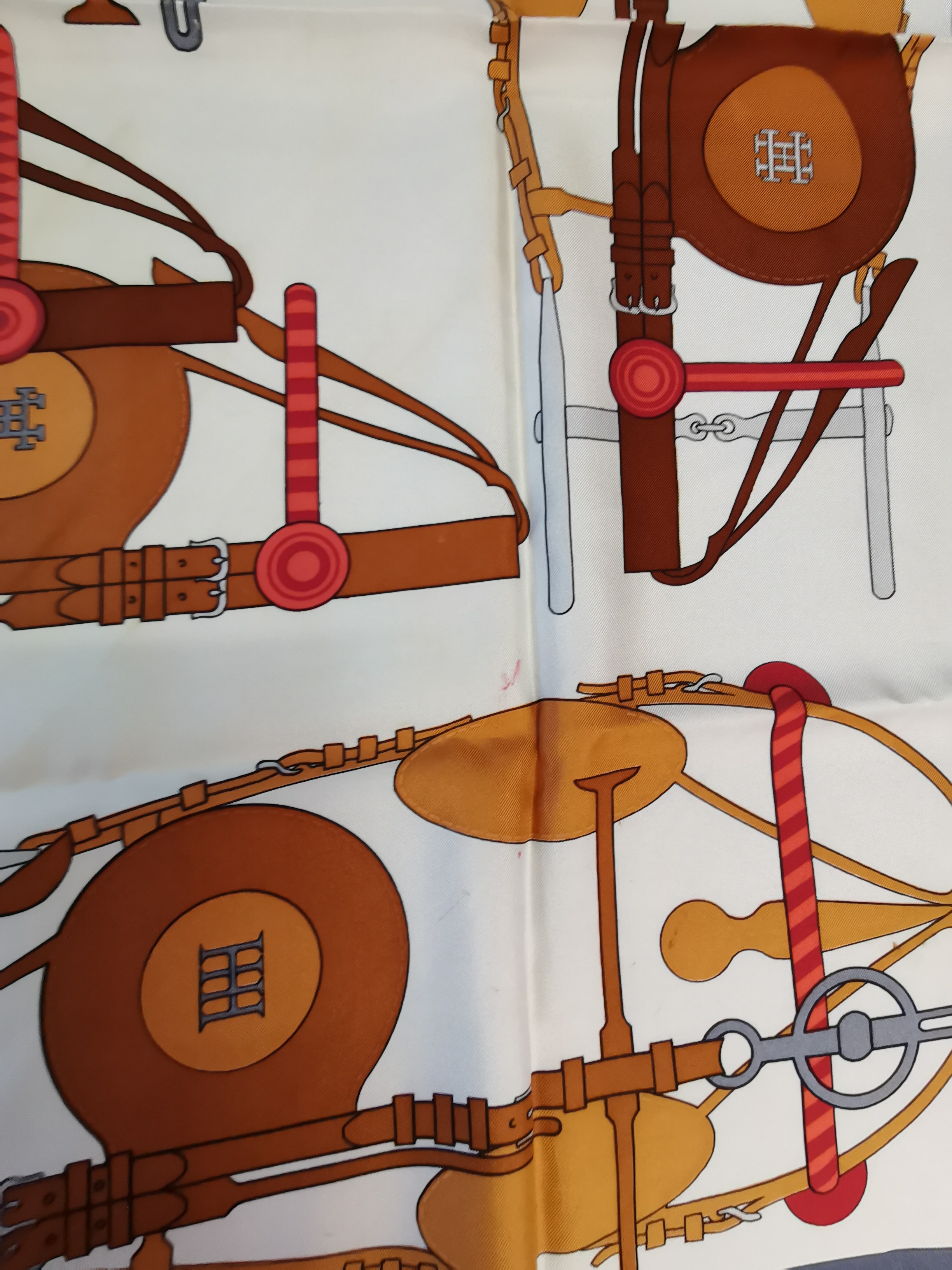 Genuine Hermes 100% silk scarf. Rare Hermes vintage silk scarf in very good condition. - Image 3 of 5