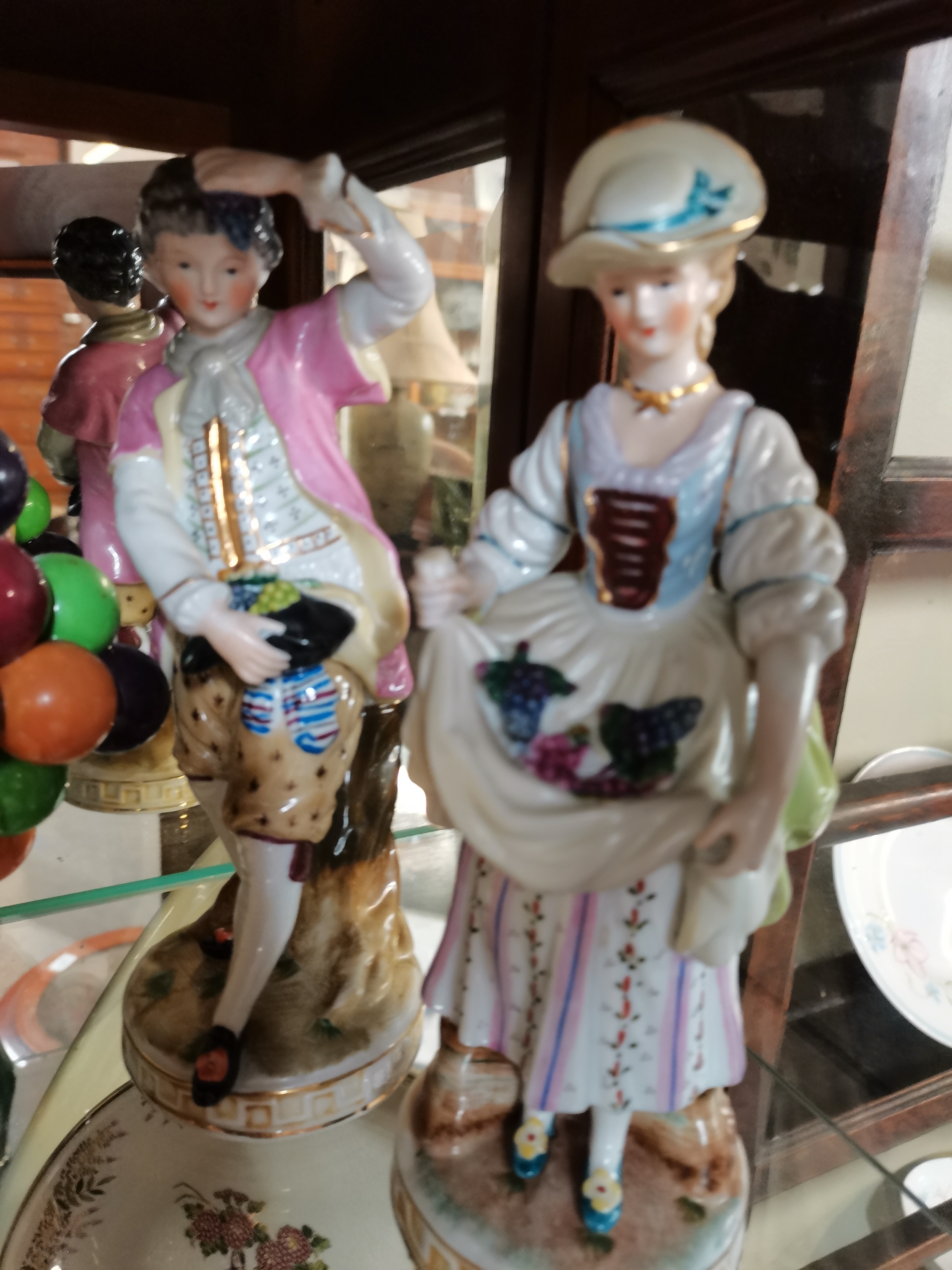 Royal Doulton 'The Balloon Seller', x2 Rye Pottery Figurines @The Chaucer' and 'The Guildsman' - Image 2 of 4