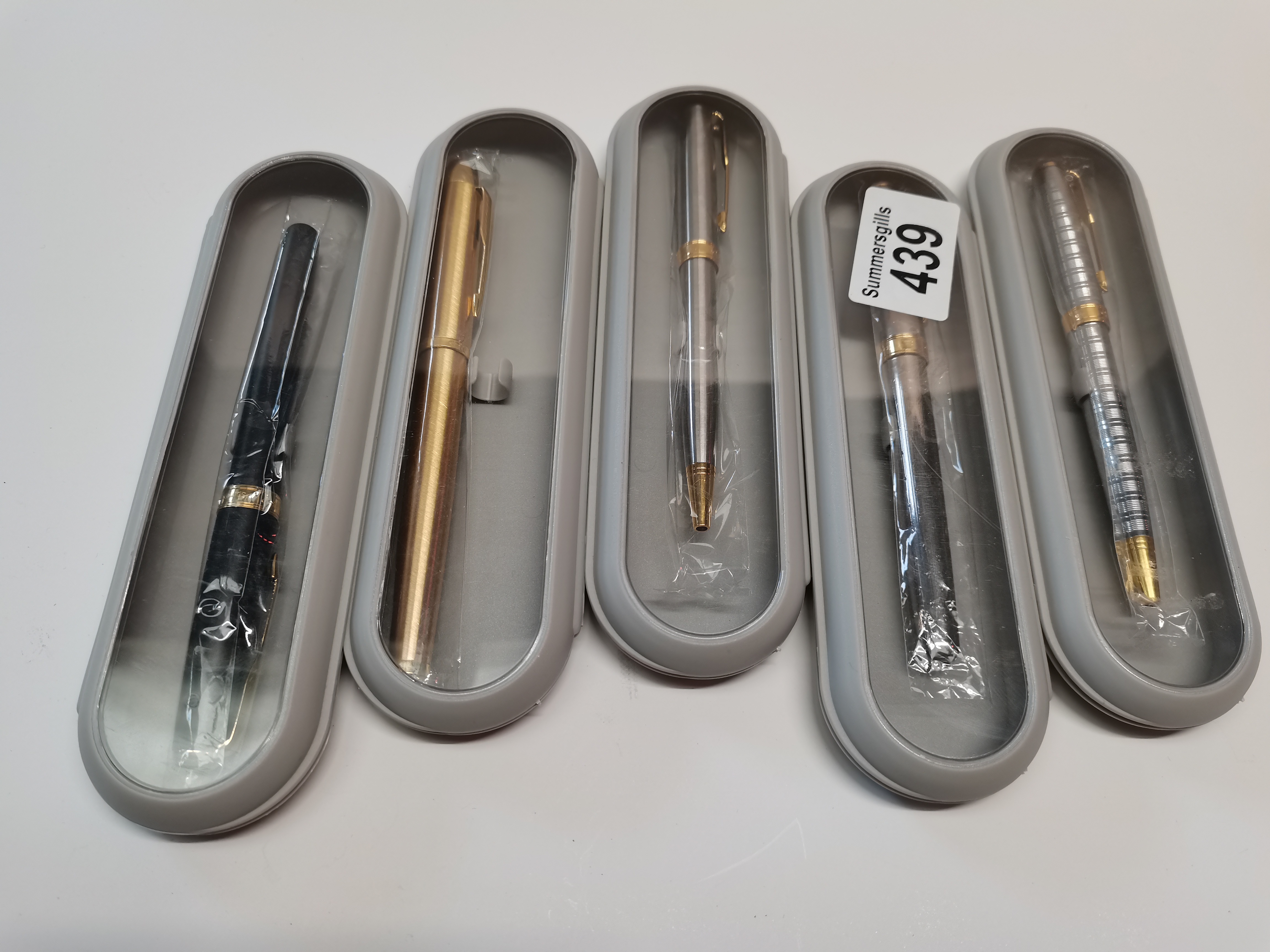 5 New Parker Pens in Cases