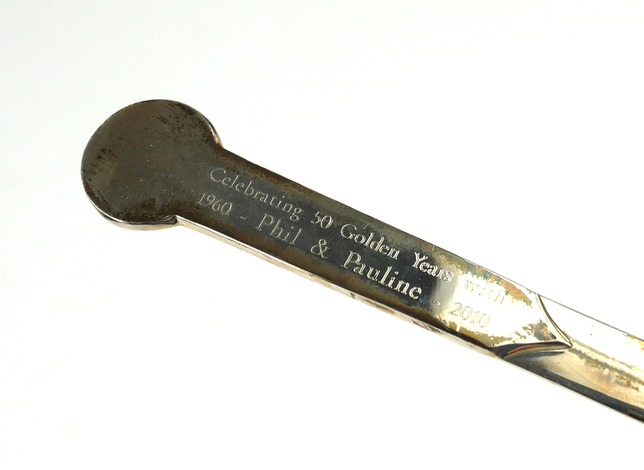 RICHARD JARVIS, SILVER GILT COMMEMORATIVE LETTER OPENER/PAPER KNIFE Having an embossed family - Image 8 of 9