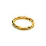 AN EARLY 20TH CENTURY PLAIN 22CT GOLD WEDDING RING. (approx 4g, size O)