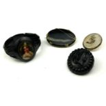 A COLLECTION OF VICTORIAN JET AND HARD STONE JEWELLERY To include a jet brooch cameo brooch, a jet