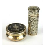 AN EDWARDIAN SILVER AND TORTOISESHELL PIQUET CIRCULAR TRINKET BOX With inlaid silver swags to lid,