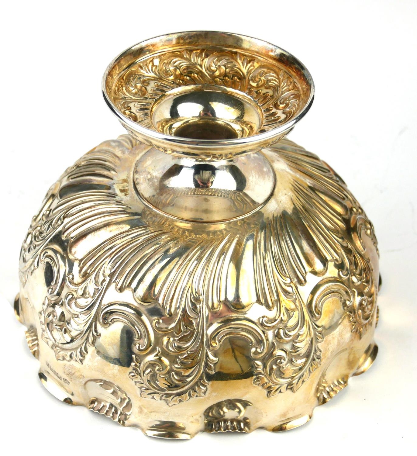 AN EDWARDIAN SILVER PEDESTAL BOWL Having a scrolled edge and embossed fluted decoration, - Image 7 of 7