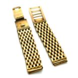 A VINTAGE YELLOW METAL GENT'S WRISTWATCH BRACELET STRAP Pierced links fastened with a rectangular