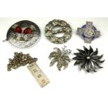 A COLLECTION OF VINTAGE WHITE METAL AND SILVER BROOCHES To include a Scottish silver thistle brooch,