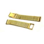A VINTAGE YELLOW METAL GENT'S WRISTWATCH BRACELET STRAP Mesh form integral band, fastened with a