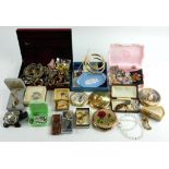 A COLLECTION OF VINTAGE COSTUME JEWELLERY To include yellow metal and silver items, three powder