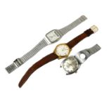 A COLLECTION OF THREE WATCHES To include a Seiko Quartz gold toned watch, a Seiko Quartz Alarm