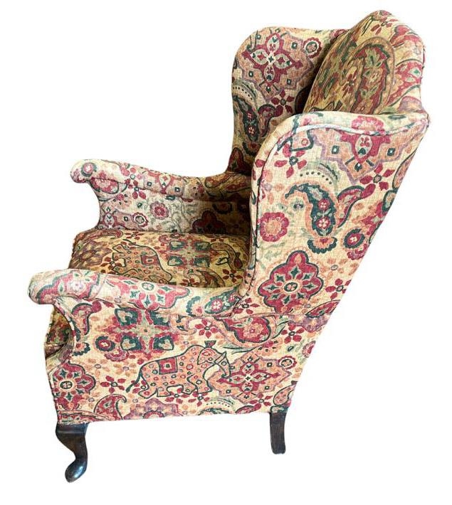 AN EARLY 20TH CENTURY GEORGIAN STYLE CHILDS WING ARMCHAIR The later fabric upholstery figured with - Bild 3 aus 3