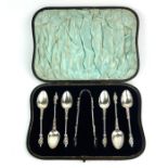 WILLIAM HUTTON, A SET OF SIX APOSTLE LATE VICTORIAN HALLMARKED SILVER TEASPOONS AND MATCHING SUGAR
