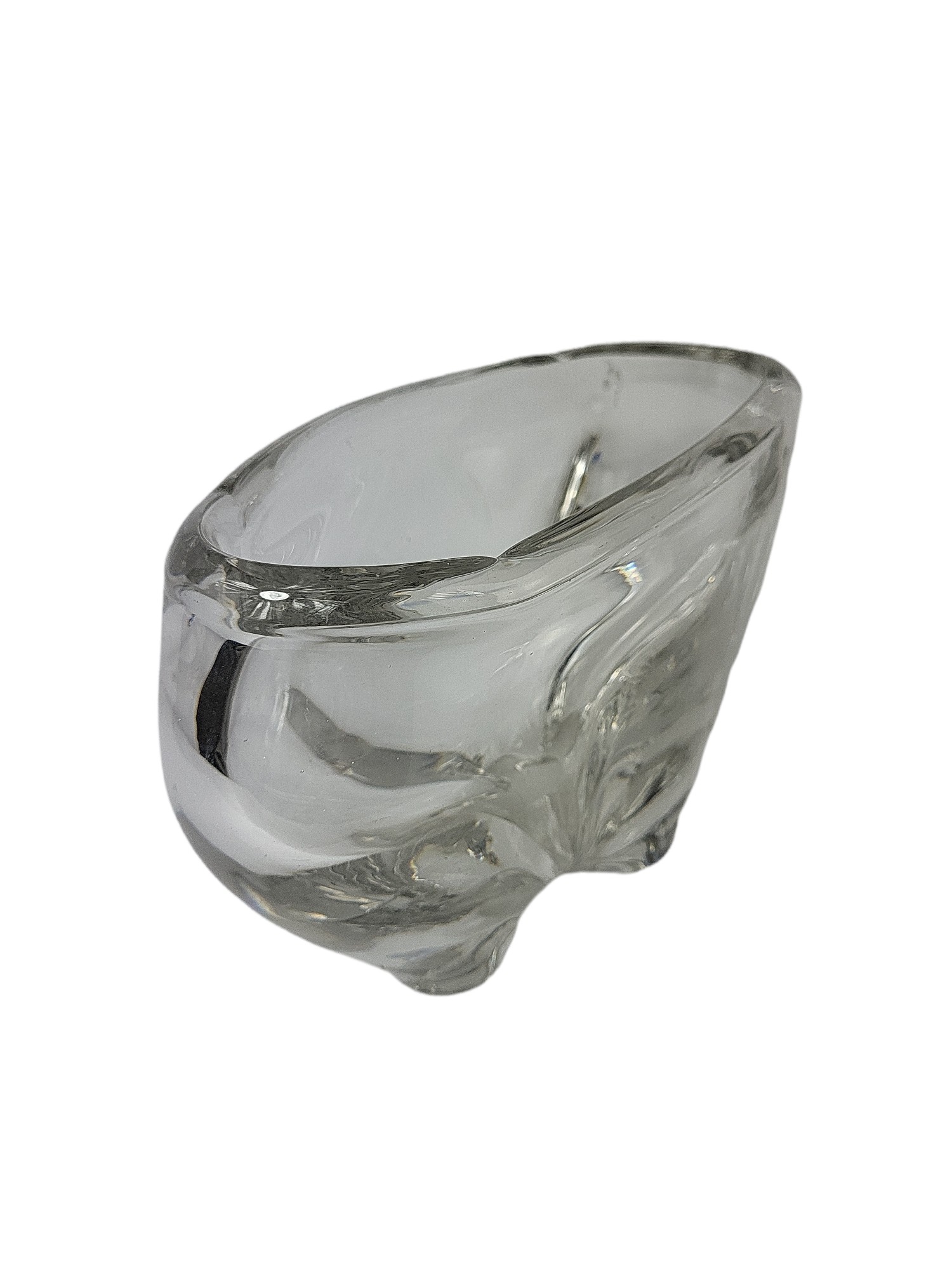 A 1960'S WHITEFRIARS HEAVY CRYSTAL CLEAR GLASS FREEFORM ART BOWL Designed after Baxter. (h 16cm x - Bild 4 aus 4