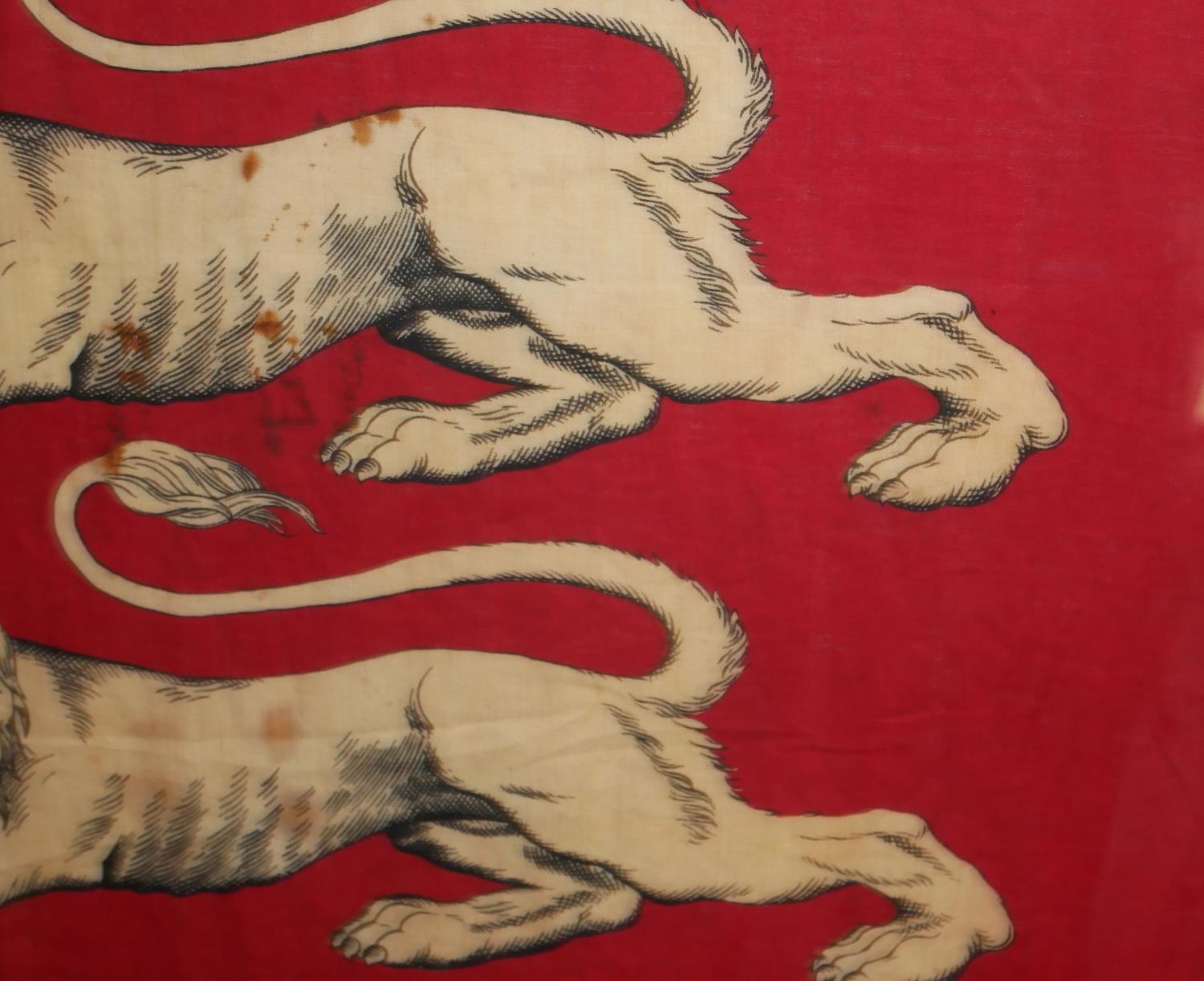 AN 18TH CENTURY ENGLISH IMPERIAL NATIONAL FLAG PAINTED ON COTTON With symbolic three English lions - Image 9 of 16