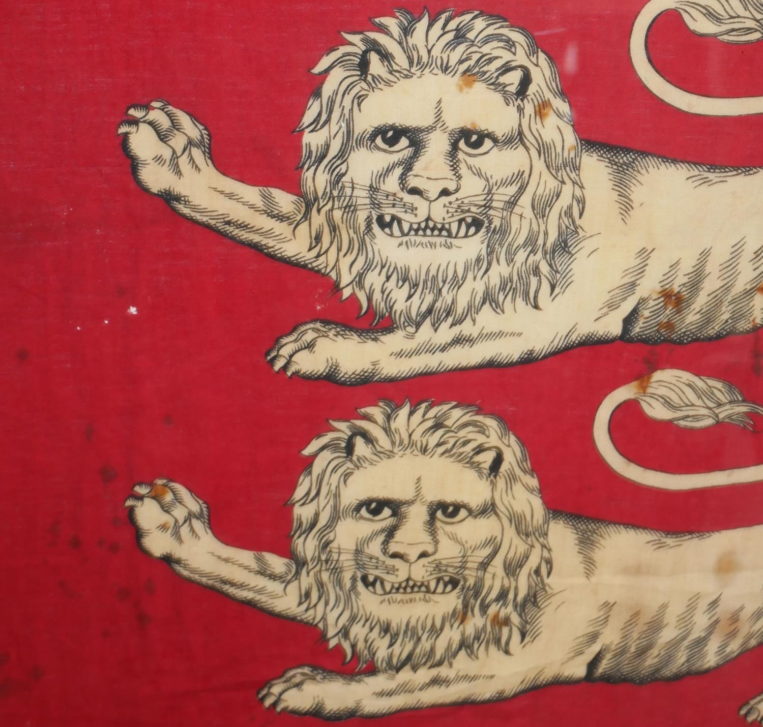 AN 18TH CENTURY ENGLISH IMPERIAL NATIONAL FLAG PAINTED ON COTTON With symbolic three English lions - Image 6 of 16